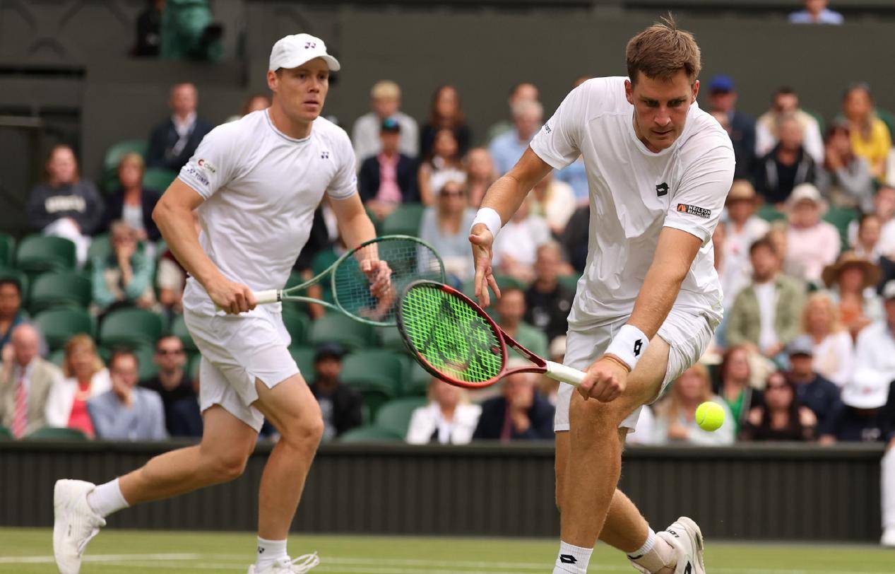 田径比赛惊现黑马，外国选手夺冠