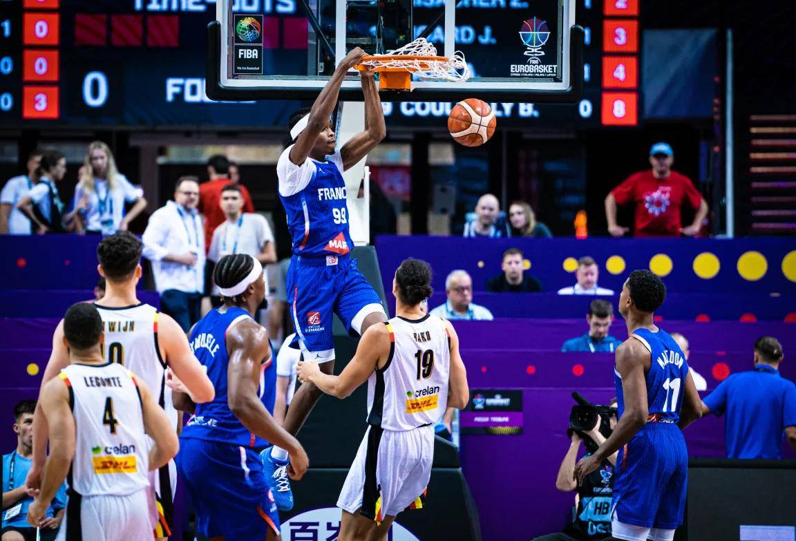 波兰男篮血洗加拿大男篮,字母哥爆发神勇的简单介绍 波兰男篮血洗加拿大男篮,字母哥爆发神勇的简单介绍