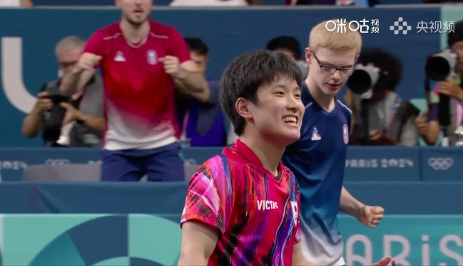 关于日本乒乓球队碾压中国乒乓球队，张本智和送出助攻的信息