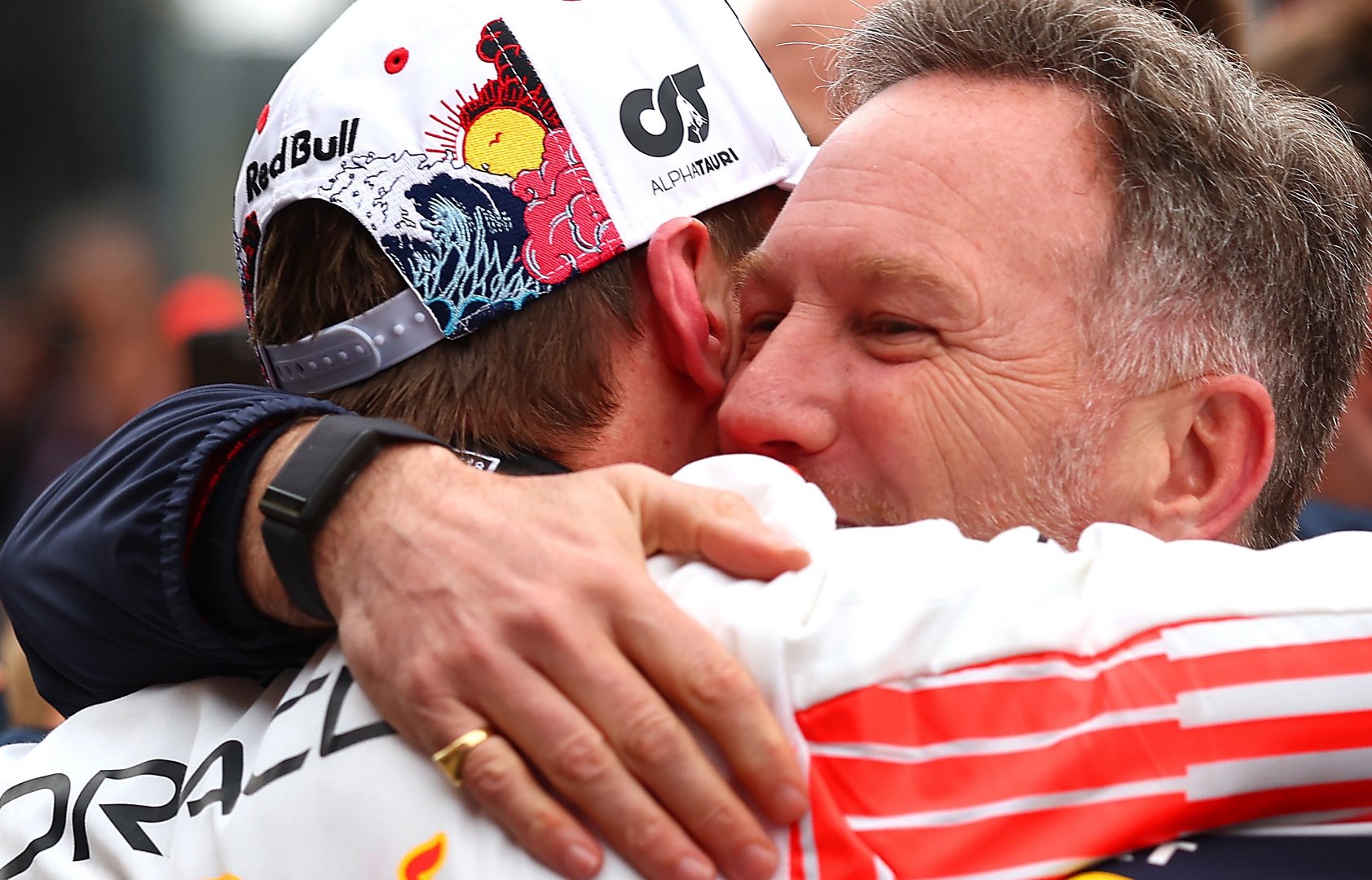 哈斯车队逆转索伯车队，诺里斯带队取胜